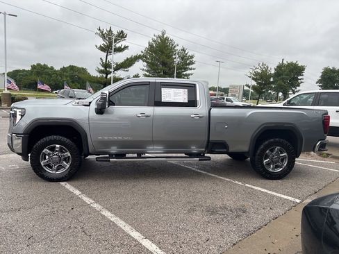 Used 2025 GMC Sierra 2500 SLT w/ SLT Convenience Package AWD/4WD image 18