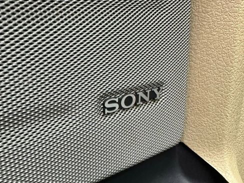 Used 2011 Ford F150 Lariat image 10