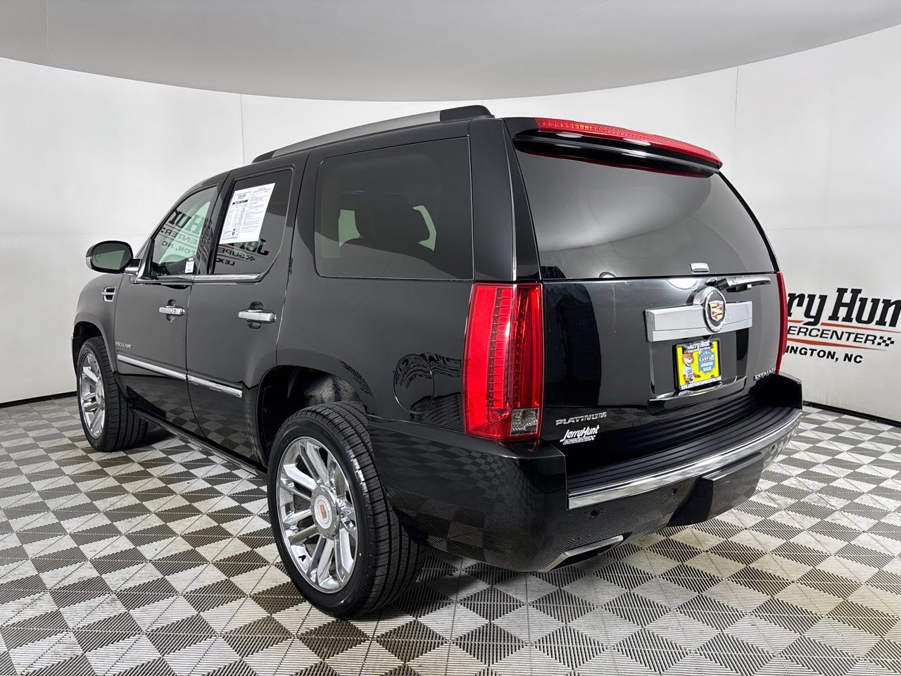 Used 2014 Cadillac Escalade Platinum AWD/4WD image 6