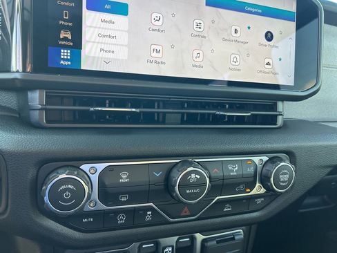 New 2026 Jeep Gladiator Sport AWD/4WD image 37