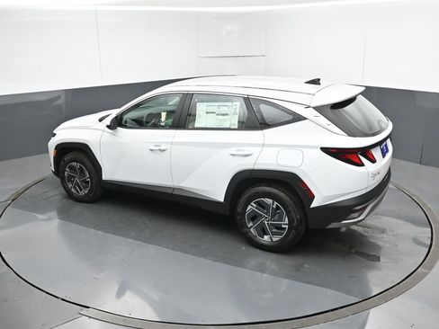 New 2026 Hyundai Tucson Blue SE image 20