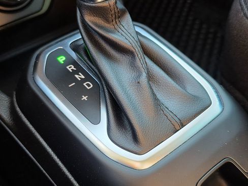 Used 2023 Jeep Renegade Latitude image 34