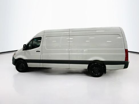 Used 2025 Mercedes-Benz Sprinter 2500 image 5