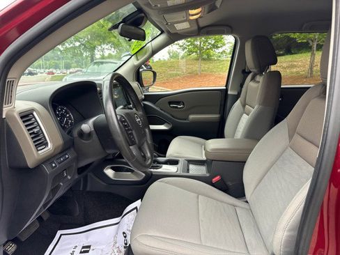 Used 2022 Nissan Frontier SV RWD image 19