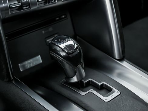 Used 2010 Nissan GT-R Premium image 36