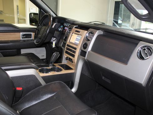 Used 2011 Ford F150 Lariat w/ Lariat Chrome Pkg RWD image 31