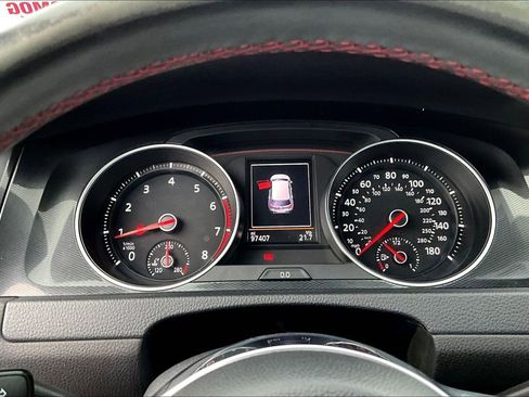 Used 2016 Volkswagen GTI SE image 10