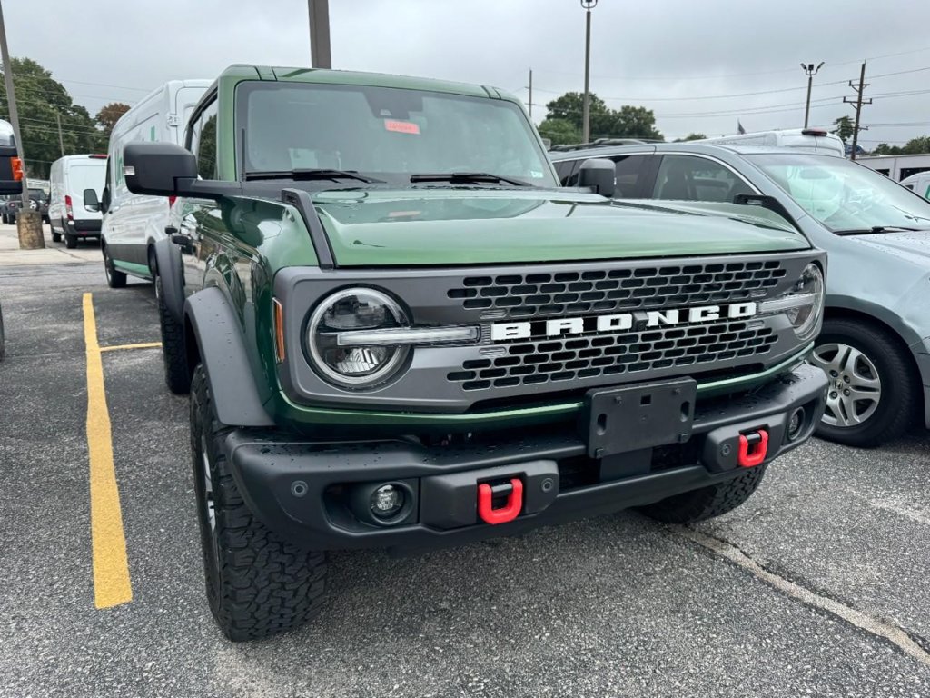 Used 2023 Ford Bronco Badlands AWD/4WD image 2