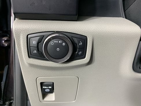 Used 2019 Ford F150 XL w/ Equipment Group 101A Mid AWD/4WD image 15
