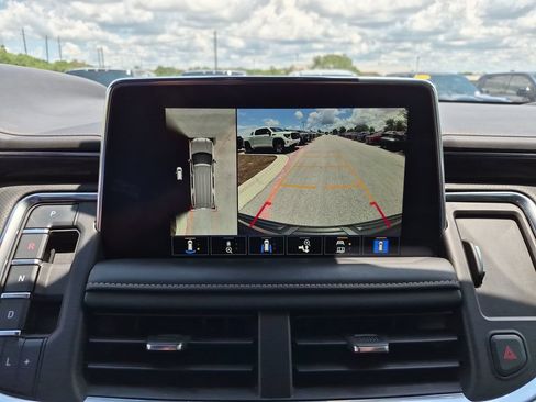 Used 2023 GMC Yukon XL AT4 w/ AT4 Premium Package AWD/4WD image 29