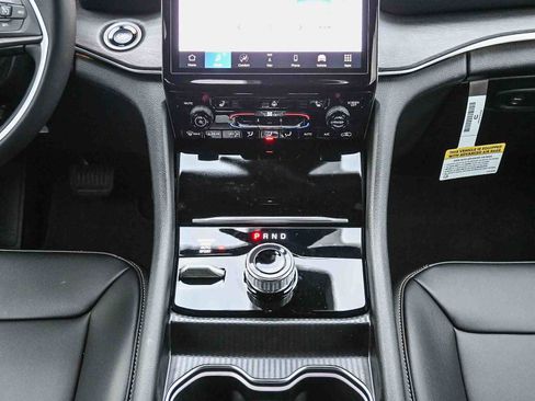 New 2025 Jeep Grand Cherokee Limited image 25