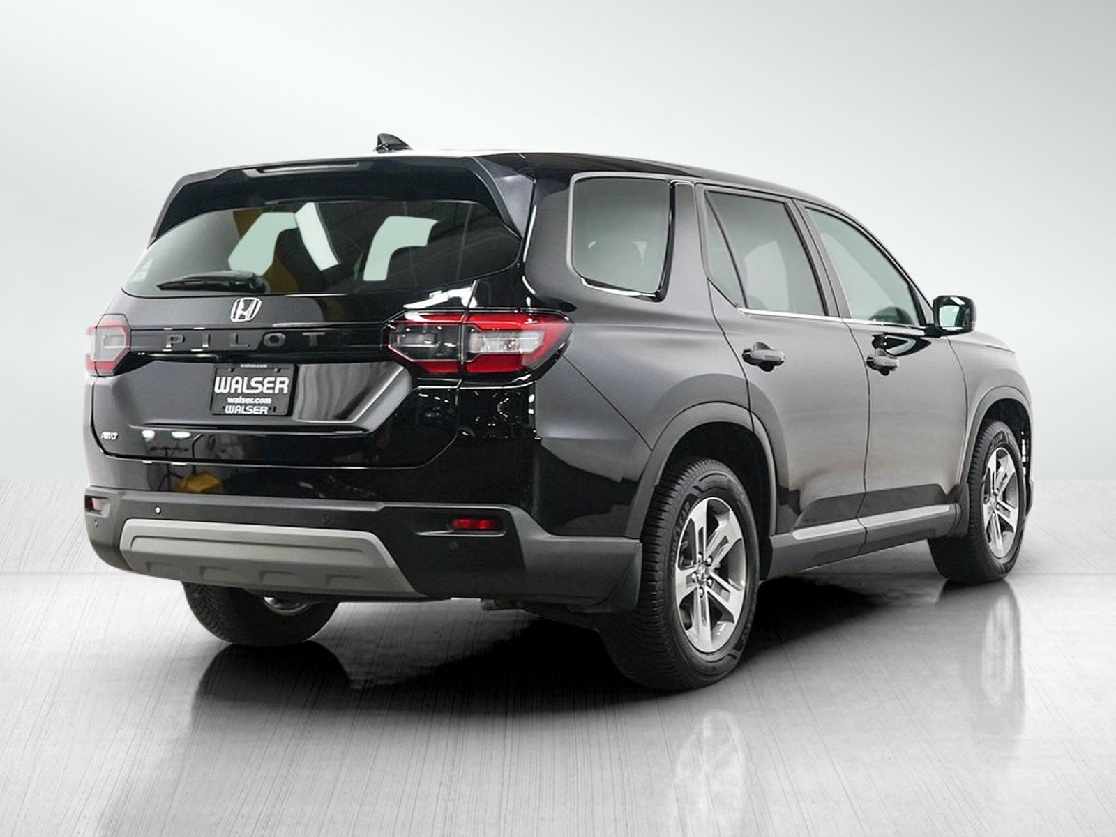 Used 2023 Honda Pilot EX-L image 5