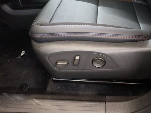 New 2026 Chevrolet Equinox EV RS image 12