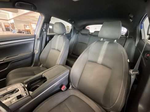 Used 2018 Honda Civic Sport image 10