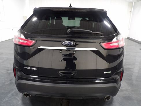 Used 2019 Ford Edge SE image 5