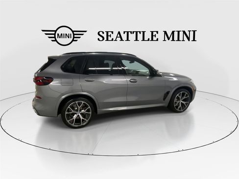 Used 2025 BMW X5 xDrive50e w/ M Sport Package AWD/4WD image 12
