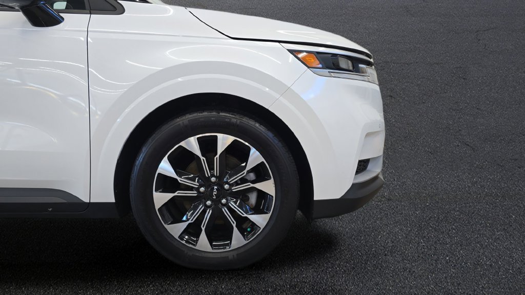 Certified 2023 Kia Carnival EX FWD image 22