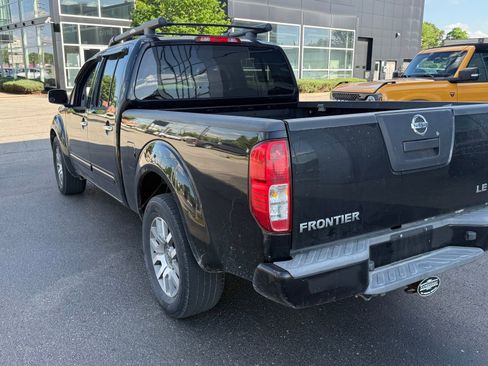 Used 2009 Nissan Frontier LE w/ LE Value Truck Pkg AWD/4WD image 10