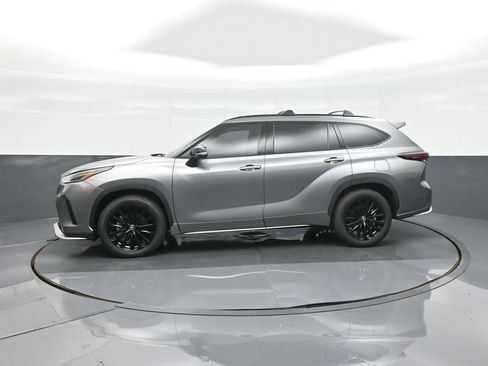 Certified 2026 Toyota Highlander XSE AWD/4WD image 6
