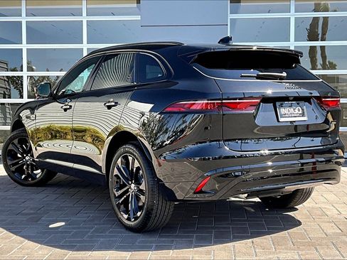 New 2026 Jaguar F-PACE R-Dynamic S image 3