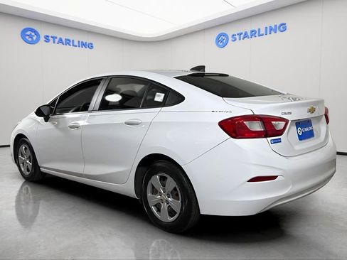 Used 2018 Chevrolet Cruze LS FWD image 5