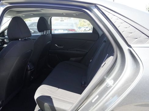 Used 2025 Hyundai Elantra SEL FWD image 20