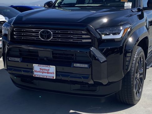 Certified 2025 Toyota 4Runner 4WD image 7