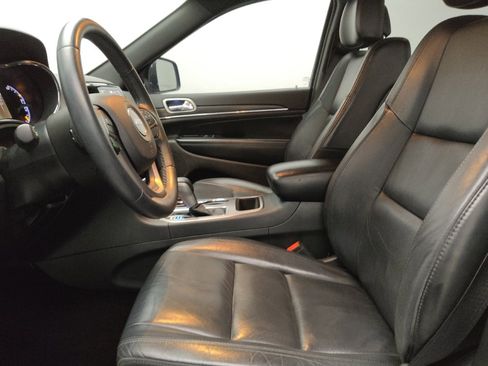 Used 2019 Jeep Grand Cherokee Limited image 17