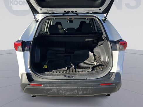 Used 2020 Toyota RAV4 LE image 23