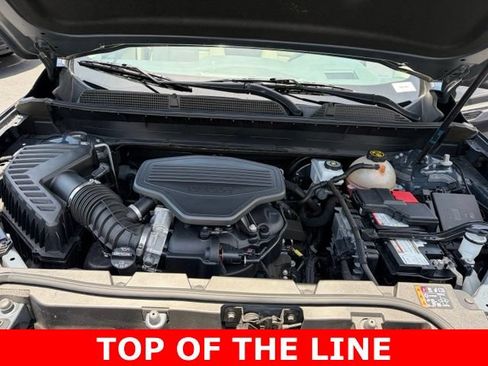 Used 2022 GMC Acadia Denali w/ Denali Ultimate Package FWD image 11