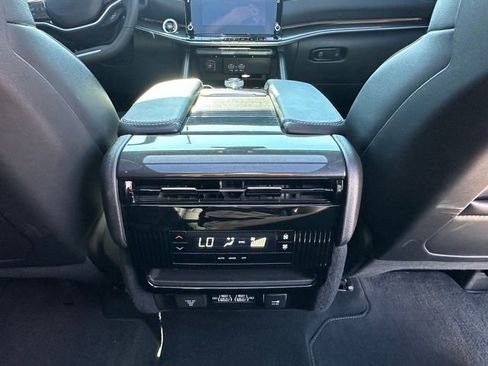 Used 2023 Jeep Wagoneer 4WD w/ Premium Group I image 35