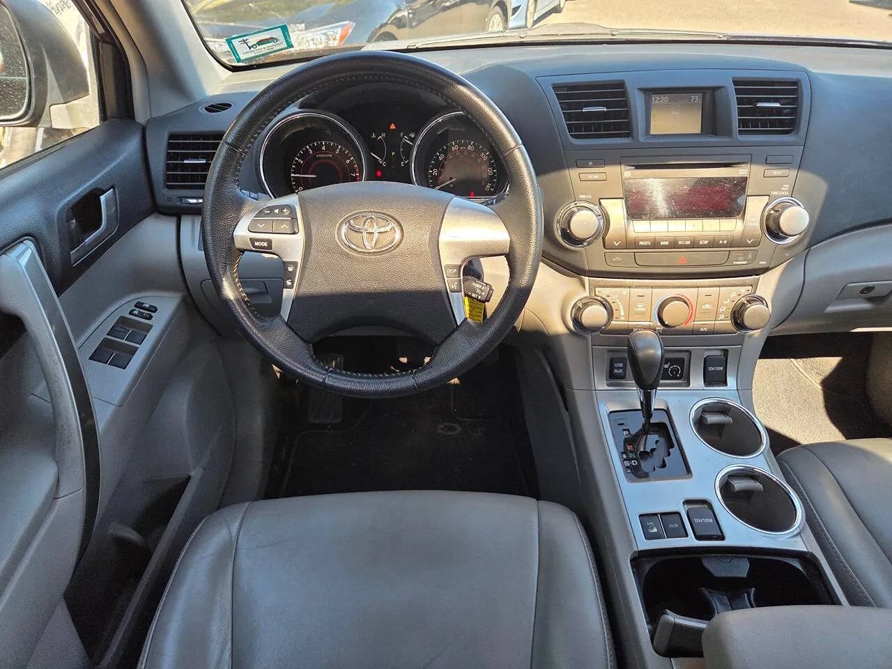 Used 2012 Toyota Highlander SE w/ Tow Pkg AWD/4WD image 48