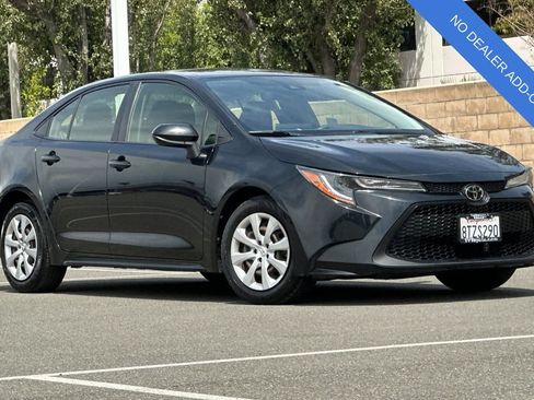 Used 2021 Toyota Corolla LE FWD image 2