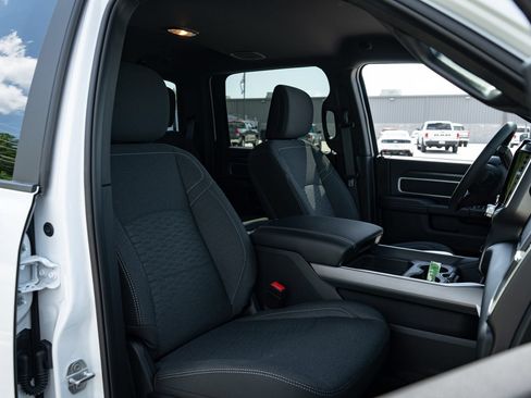 New 2026 RAM 3500 Big Horn AWD/4WD image 22