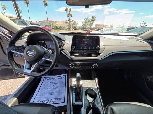 Used 2022 Nissan Altima 2.5 SR FWD image 12
