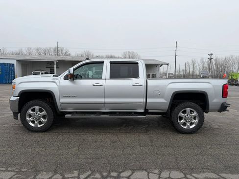 Used 2018 GMC Sierra 2500 SLT w/ Duramax Plus Package image 8