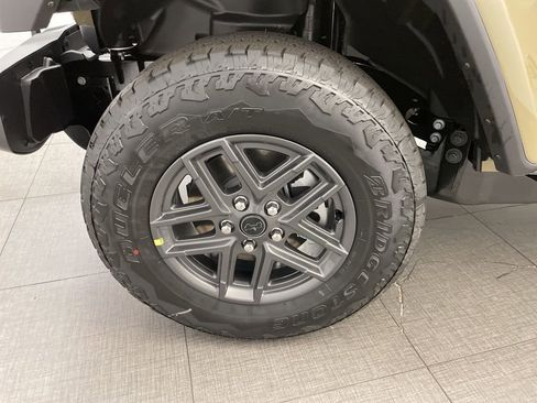 New 2026 Jeep Gladiator Sport image 8