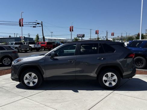 Used 2021 Toyota RAV4 LE w/ Carpet Mat Package (TMS) AWD/4WD image 2