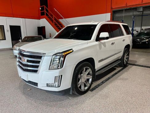 Used 2016 Cadillac Escalade Luxury image 5