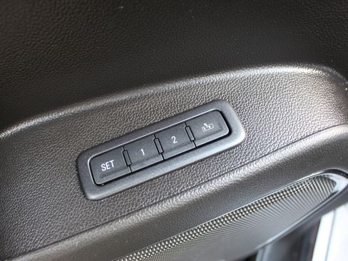 Used 2015 GMC Yukon XL Denali w/ Touring Package image 28