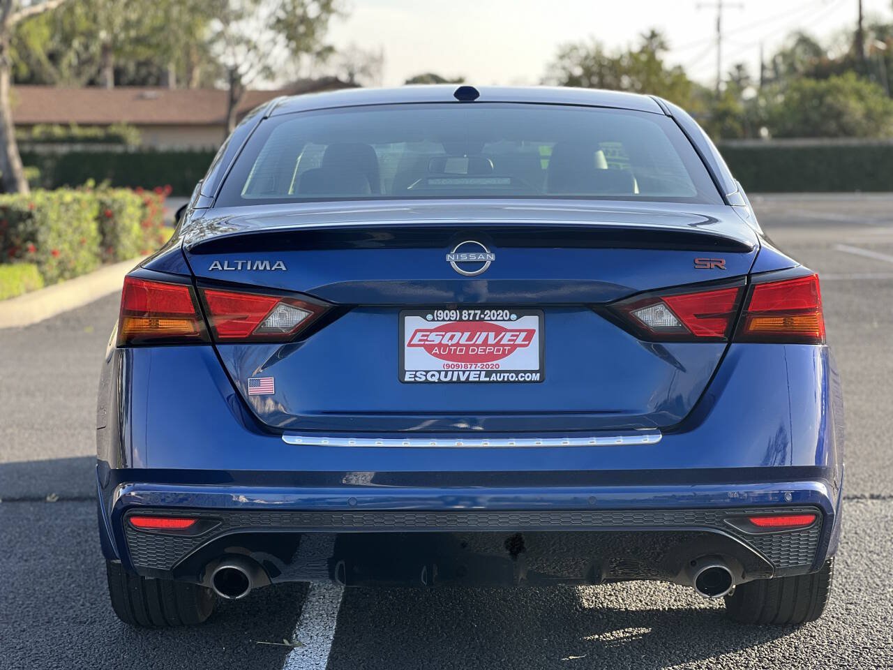 Used 2023 Nissan Altima 2.5 SR w/ SR Premium Package FWD image 17