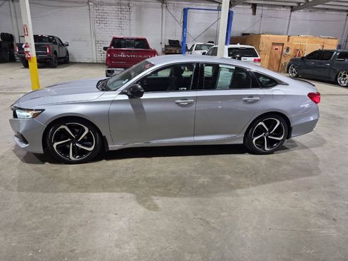 Used 2021 Honda Accord Sport image 4