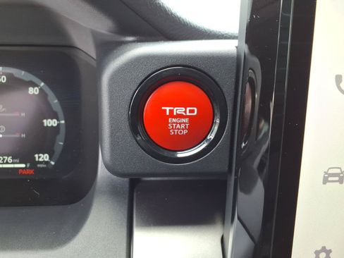 Used 2025 Toyota 4Runner TRD Off-Road Premium AWD/4WD image 25