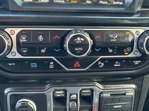 Used 2021 Jeep Wrangler Unlimited Sahara w/ Cold Weather Group AWD/4WD image 34