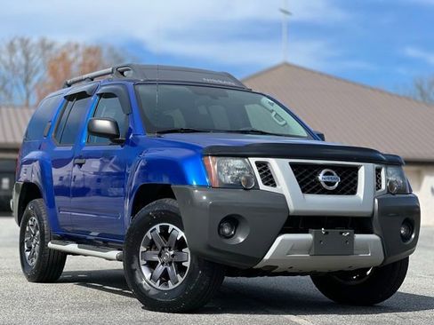 Used 2013 Nissan Xterra X image 3