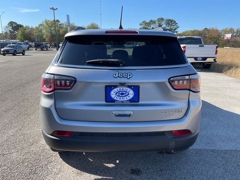 Used 2019 Jeep Compass Limited image 4