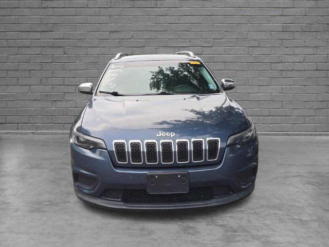 Used 2020 Jeep Cherokee Latitude w/ Cold Weather Group FWD image 2