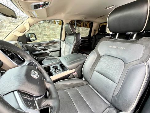 Used 2019 RAM 1500 Laramie AWD/4WD image 28