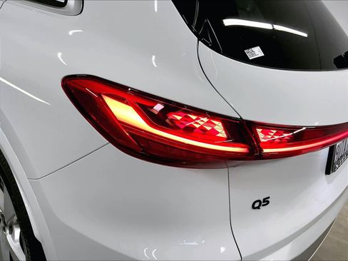 Certified 2025 Audi Q5 Prestige image 31