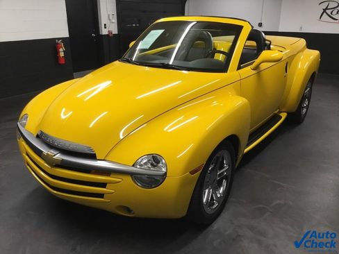 Used 2003 Chevrolet SSR w/ Preferred Equipment Group image 6